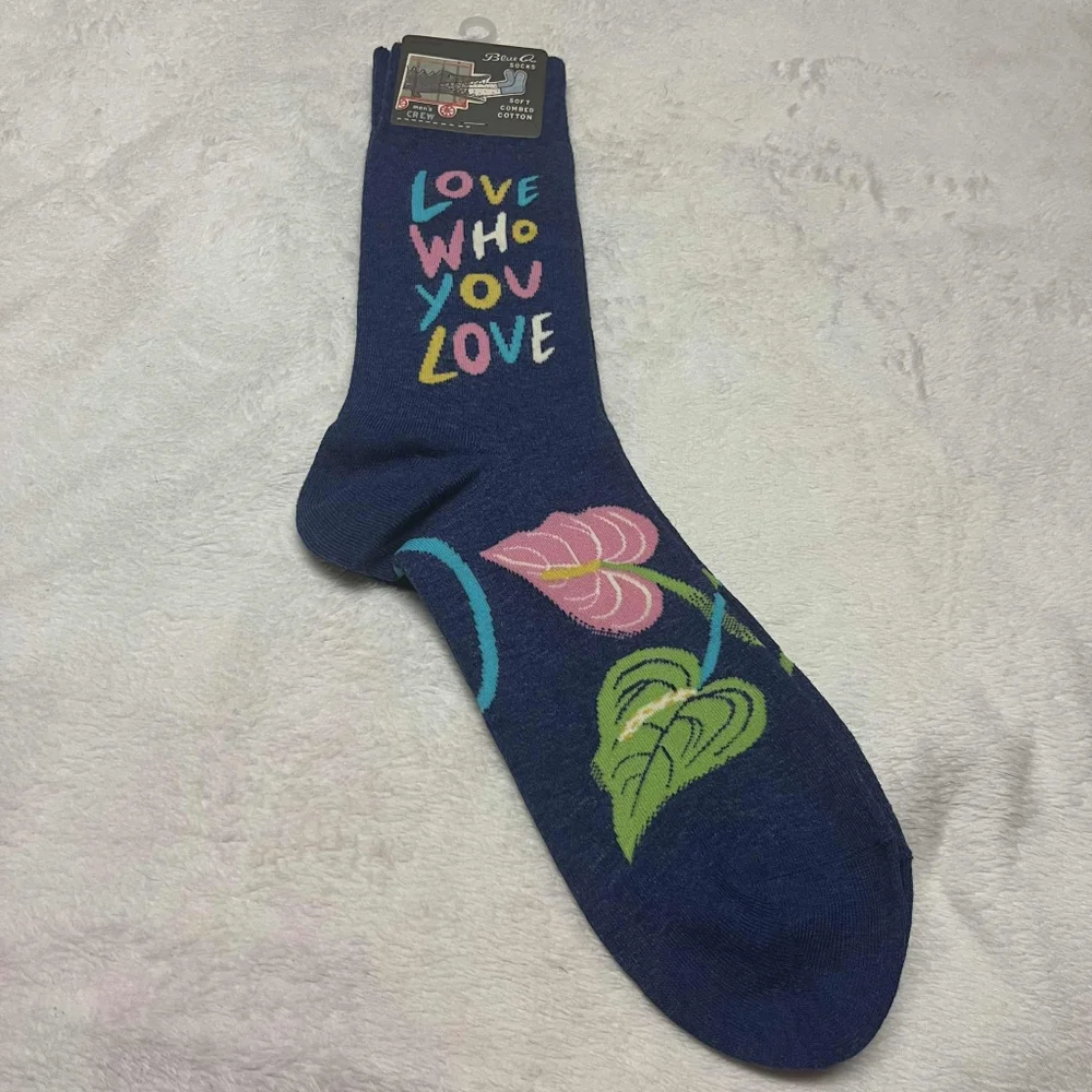 Blue Q Love Who You Love Men's Crew Socks